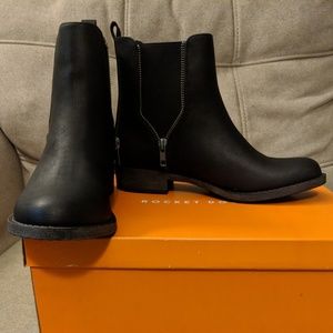 NEW Casual Influence Chelsea boot